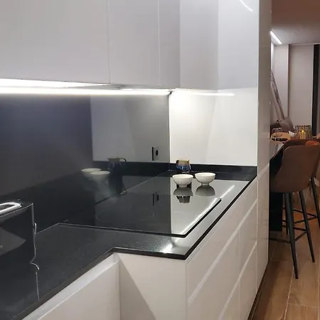 Cies Luxury Suitel Lily Rodsen - Your Apartmanhotel Vigo