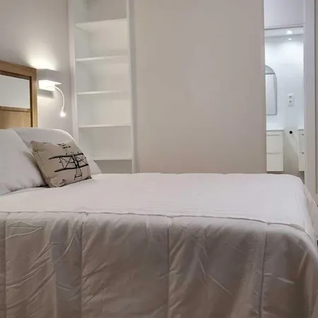 Apartahotel Cíes Luxury Suitel Lily Rodsen - Your 4*