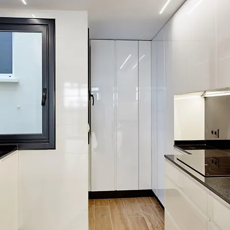 Apartahotel Cíes Luxury Suitel Lily Rodsen - Your